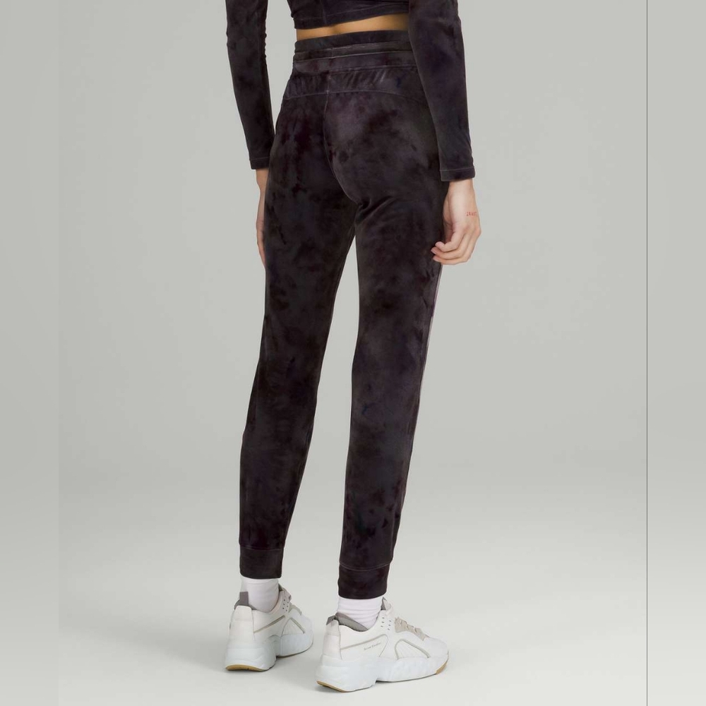 Lululemon Ready to Crush High-Rise Velour Jogger *Full Length Interstellar Dark